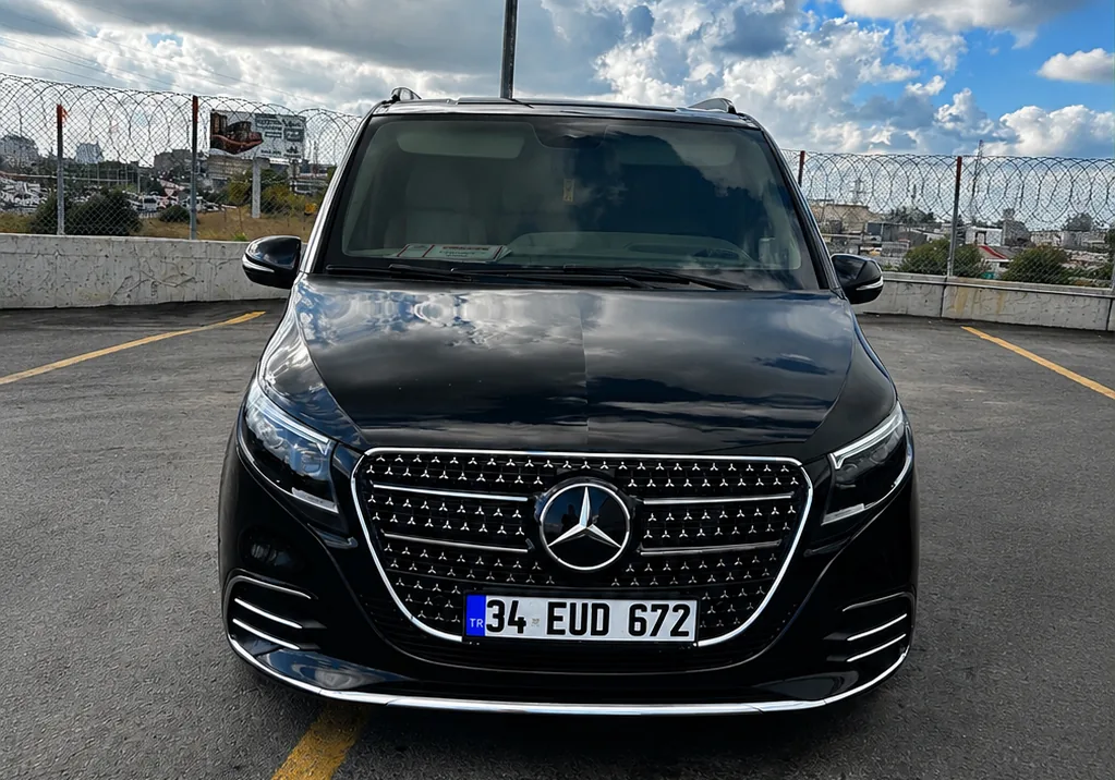 Mercedes Vito VIP transfer aracı ön görünüm — yeni Mercedes yıldız panjur ve tampon
